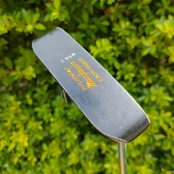 PUTTER MacGregor TITLEDMAG EASY-SIGHT ความยาว 35 นิ้ว ก้าน SCOTLAND จุดเด่นคืนศูนย์เล็งที่เป็นแท่งขึ้นมา น้ำหนักก็ดี เล็งง่าย พัตต์แม่น!! ไม้กอล์ฟมือสอง ของแท้ BY NakaraLuxurious image 1 PUTTER MacGregor TITLEDMAG EASY-SIGHT ความยาว 35 นิ้ว ก้าน SCOTLAND จุดเด่นคืนศูนย์เล็งที่เป็นแท่งขึ้นมา น้ำหนักก็ดี เล็งง่าย พัตต์แม่น!! ไม้กอล์ฟมือสอง ของแท้ BY NakaraLuxurious image 1