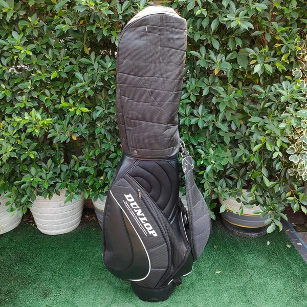 ถุงกอล์ฟ DUNLOP มือสอง ของแท้ ถุงใช้ดีมากครับ ตรงหนังตรงสายมีลอกนิดหน่อย image 1 ถุงกอล์ฟ DUNLOP มือสอง ของแท้ ถุงใช้ดีมากครับ ตรงหนังตรงสายมีลอกนิดหน่อย image 1