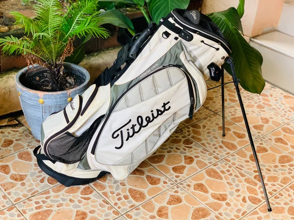 ถุงกอล์ฟ ขาตั้ง TITLEIST มือสอง image 1 ถุงกอล์ฟ ขาตั้ง TITLEIST มือสอง image 1