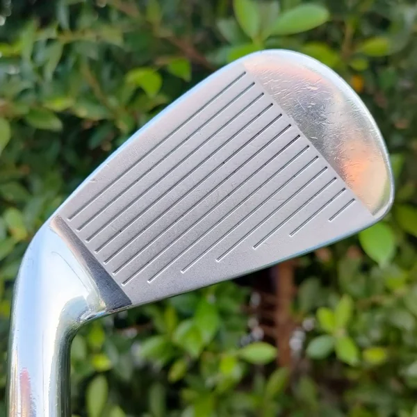  ชุดเหล็ก TAYLORMADE 300 FORGED มีเหล็ก 3-9 เเละ PW สุดยอดของ FORGED ชุดนี้คือชุดที่เป็นตำนานของ Taylormade สร้างโดย MIURA สุดยอดอันดับ 1 ของโลก ไม้กอล์ฟมือสอง ของแท้ BY NakaraLuxurious   image 8