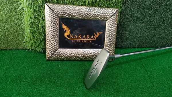 PUTTER ODYSSEY WHITE HOT XG #4 image 1 PUTTER ODYSSEY WHITE HOT XG #4 image 1