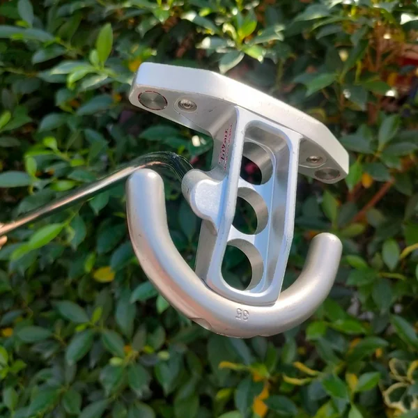 ** ไม้กอล์ฟาสำหรับท่านที่ถนัดซ้าย ** PUTTER TITLELIST SCOTTY CAMERON FUTURA PATENT PENDING ความยาว 35 นิ้ว image 1 ** ไม้กอล์ฟาสำหรับท่านที่ถนัดซ้าย ** PUTTER TITLELIST SCOTTY CAMERON FUTURA PATENT PENDING ความยาว 35 นิ้ว image 1