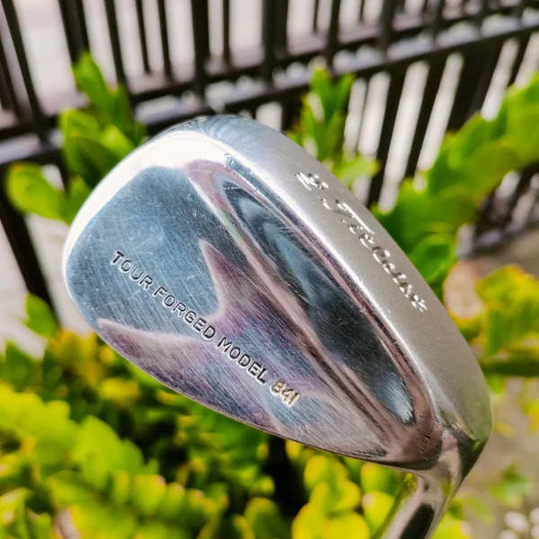SW TITLEIST TOUR FORGED MODEL841 องศา 56 ก้าน DYNAMIC GOLD WEDGE FLEX กริพผ้าใบจับแน่นถนัดมือ นุ่มนวลด้วยวัสดุ FORGED เข้าบอลง่ายออกแบบ SOLE ได้สวย สปินดีมาก ไม้กอล์ฟพรีเมี่ยมมือสอง ของแท้ By NakaraLuxurious image 1 SW TITLEIST TOUR FORGED MODEL841 องศา 56 ก้าน DYNAMIC GOLD WEDGE FLEX กริพผ้าใบจับแน่นถนัดมือ นุ่มนวลด้วยวัสดุ FORGED เข้าบอลง่ายออกแบบ SOLE ได้สวย สปินดีมาก ไม้กอล์ฟพรีเมี่ยมมือสอง ของแท้ By NakaraLuxurious image 1