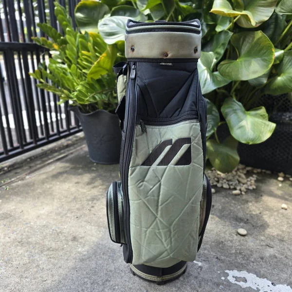  ถุงกอล์ฟ MIZUNO ของแท้ มือสอง สภาพสีไม่ค่อยสวย แต่ใช้งานได้ดี ภายในบุกำมะหยี่   image 5