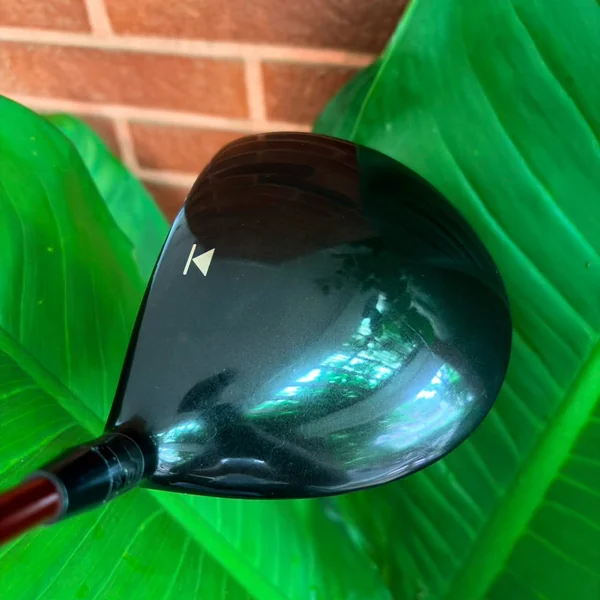 Driver Titleist 913 D2 Loft 12.0° ทะยานสู่วงสวิงที่นุ่มนวลทรงพลัง ปลดล็อควิถีลูกให้ลอยง่าย image 4 Driver Titleist 913 D2 Loft 12.0° ทะยานสู่วงสวิงที่นุ่มนวลทรงพลัง ปลดล็อควิถีลูกให้ลอยง่าย image 4