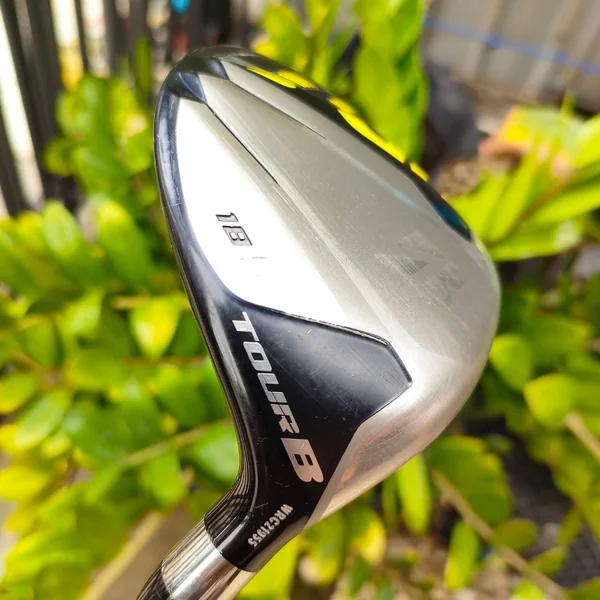  FW5 BRIDGESTONE TOUR B JGR TOUR B องศา 18 ก้าน TOUR AD IZ-5 FLEX S Tour B JGR เหมาะสำหรับนักกอล์ฟที่มองหาไม้ที่ตีง่าย ได้ระยะทางไกลขึ้น ไม้กอล์ฟพรีเมี่ยมมือสอง ของแท้ By NakaraLuxurious   image 3