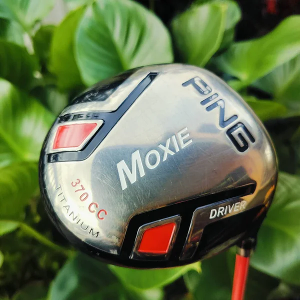 ***ไม้กอล์ฟเด็ก*** Driver PING MOXIE มี COVER แท้ ก้าน PING ความยาว 35 นิ้ว หัวใหญ่ 370 CC. เทียบกับขนาด เป็นหัวไม้ที่ใหญ่มาก ตีง่าย เสียงเพราะ วัสดุ BETA TITANIUM เหมือนของผู้ใหญ่ ไม้กอล์ฟพรีเมี่ยมมือสอง ของแท้ By NakaraLuxurious image 1 ***ไม้กอล์ฟเด็ก*** Driver PING MOXIE มี COVER แท้ ก้าน PING ความยาว 35 นิ้ว หัวใหญ่ 370 CC. เทียบกับขนาด เป็นหัวไม้ที่ใหญ่มาก ตีง่าย เสียงเพราะ วัสดุ BETA TITANIUM เหมือนของผู้ใหญ่ ไม้กอล์ฟพรีเมี่ยมมือสอง ของแท้ By NakaraLuxurious image 1