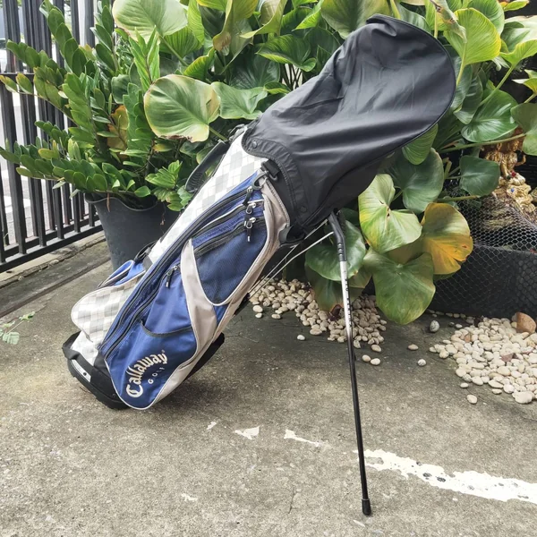 ถุงกอล์ฟขาตั้ง Callaway ของแท้มือสอง มีสายสะพายแบบเป้ *มีตาข่ายขาดเล็กน่้อย* image 7 ถุงกอล์ฟขาตั้ง Callaway ของแท้มือสอง มีสายสะพายแบบเป้ *มีตาข่ายขาดเล็กน่้อย* image 7