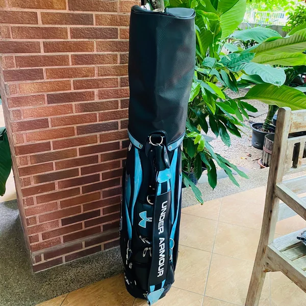  GOLF BAG UNDER ARMOUR CADDY BAG ยกระดับความพรีเมียมสไตล์สปอร์ตบนกรีน ด้วยกระเป๋ากอล์ฟดีไซน์โฉบเฉี่ยว   image 4