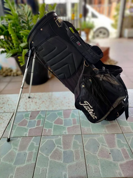 ถุงกอล์ฟ Titleist ของแท้ มือสอง image 1 ถุงกอล์ฟ Titleist ของแท้ มือสอง image 1