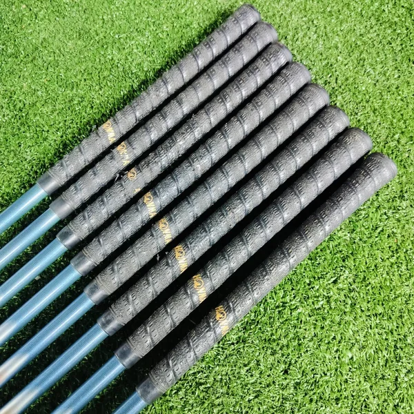 ชุดเหล็ก HONMA Twin Marks Feather & Feather ในตำนาน มีสองเหรียญที่เป็นเอกลักษณ์ เป็นซีรี่พรีเมี่ยมของ HONMA ก้าน DORIC TITANIUM *1 ดาว* ไม้กอล์ฟพรีเมี่ยมญี่ปุ่นมือสอง ของแท้ By NakaraLuxurious image 9 ชุดเหล็ก HONMA Twin Marks Feather & Feather ในตำนาน มีสองเหรียญที่เป็นเอกลักษณ์ เป็นซีรี่พรีเมี่ยมของ HONMA ก้าน DORIC TITANIUM *1 ดาว* ไม้กอล์ฟพรีเมี่ยมญี่ปุ่นมือสอง ของแท้ By NakaraLuxurious image 9