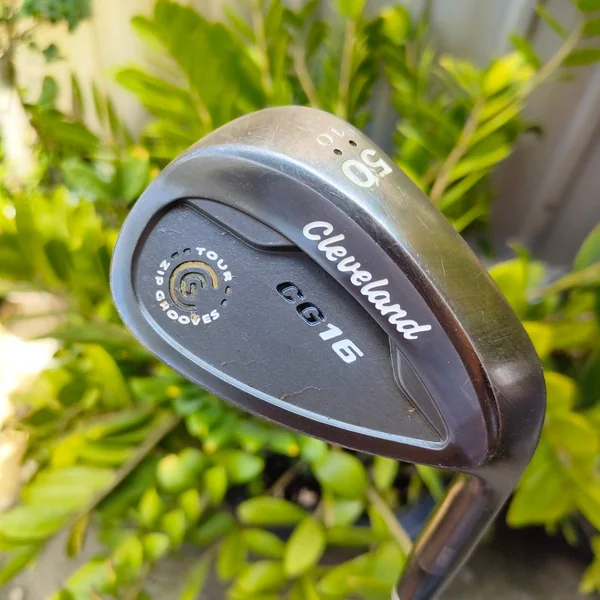 WEDGE CLEVELAND CG16 องศา 50 BOUNCE 10 ก้าน TRACTION FLEX WEDGE สภาพสวยมาก หน้าใบสวยๆเลยค่ะ ร่องเป็นซิป เป็นรูปสี่เหลี่ยม สปินมากๆ ตกหยุดๆถอยหลังแน่นอน ไม้กอล์ฟพรีเมี่ยมมือสอง ของแท้ By NakaraLuxurious image 1 WEDGE CLEVELAND CG16 องศา 50 BOUNCE 10 ก้าน TRACTION FLEX WEDGE สภาพสวยมาก หน้าใบสวยๆเลยค่ะ ร่องเป็นซิป เป็นรูปสี่เหลี่ยม สปินมากๆ ตกหยุดๆถอยหลังแน่นอน ไม้กอล์ฟพรีเมี่ยมมือสอง ของแท้ By NakaraLuxurious image 1