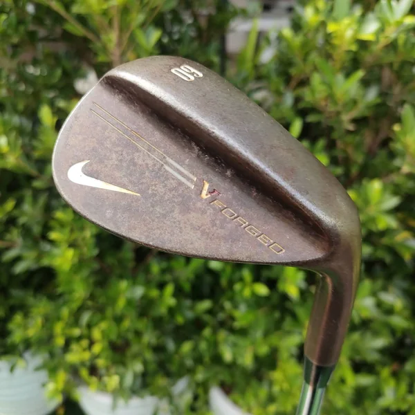 WEDGE NIKE VR FORGED องศา 60 BOUNCE LOW ระเบิดทรายดีมากๆ ฟล๊อปช๊อต ก้าน DYNAMIC GOLD S200 แม่นยำ เหมาะกับ WEDGE เนื้อเหล็กนุ่มแท้ สนิม สปินจัด ความรู้สึกดีมาก image 1 WEDGE NIKE VR FORGED องศา 60 BOUNCE LOW ระเบิดทรายดีมากๆ ฟล๊อปช๊อต ก้าน DYNAMIC GOLD S200 แม่นยำ เหมาะกับ WEDGE เนื้อเหล็กนุ่มแท้ สนิม สปินจัด ความรู้สึกดีมาก image 1