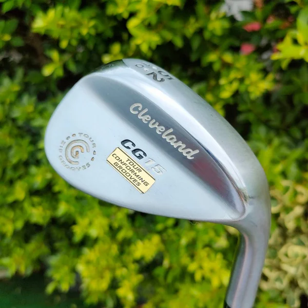 WEDGE CLEVELAND CG15 องศา 52 BOUNCE 10 ก้าน TRACTION FLEX WEDGE ร่องเป็นสี่เหลี่ยม แถมหน้ายังมี LASER MILLED ของดี CLEVELAND ต้นตำหรับ WEDGE ขนานแท้ ไม้กอล์ฟมือสอง ของแท้ BY NakaraLuxurious image 1 WEDGE CLEVELAND CG15 องศา 52 BOUNCE 10 ก้าน TRACTION FLEX WEDGE ร่องเป็นสี่เหลี่ยม แถมหน้ายังมี LASER MILLED ของดี CLEVELAND ต้นตำหรับ WEDGE ขนานแท้ ไม้กอล์ฟมือสอง ของแท้ BY NakaraLuxurious image 1