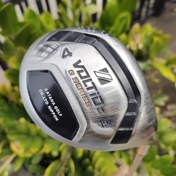 U4 KATANA VOLTIO III G SERIES เป็นรุ่นที่มีออฟเซ็ท ตีตรงมากๆ ช่วยท่านที่ตีไม่แม่น ตีเหล็กยาวไม่ได้ ต้องไม้นี้เลยค่ะ แก้ปัญหาตีเฟดได้อย่างดีมาก ไม้กอล์ฟพรีเมี่ยมญี่ปุ่นมือสอง ของแท้ By NakaraLuxurious image 1 U4 KATANA VOLTIO III G SERIES เป็นรุ่นที่มีออฟเซ็ท ตีตรงมากๆ ช่วยท่านที่ตีไม่แม่น ตีเหล็กยาวไม่ได้ ต้องไม้นี้เลยค่ะ แก้ปัญหาตีเฟดได้อย่างดีมาก ไม้กอล์ฟพรีเมี่ยมญี่ปุ่นมือสอง ของแท้ By NakaraLuxurious image 1