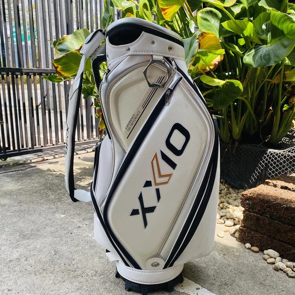 ถุงกอล์ฟ XXIO สีขาว⚡ สว่างและเด่นสะดุดตาเมื่ออยู่บนกรีน แมตช์กับชุดกอล์ฟ ดีไซน์เรียบหรู ทันสมัย 🌹⛳ image 1 ถุงกอล์ฟ XXIO สีขาว⚡ สว่างและเด่นสะดุดตาเมื่ออยู่บนกรีน แมตช์กับชุดกอล์ฟ ดีไซน์เรียบหรู ทันสมัย 🌹⛳ image 1