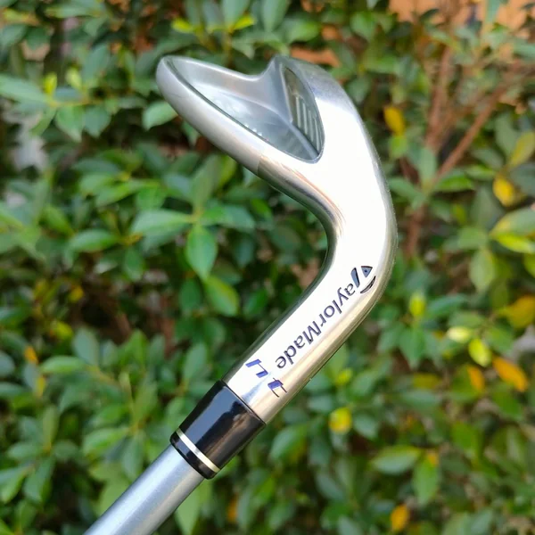 **ไม้กอล์ฟสำหรับผู้หญิง** SW TAYLORMADE RAC HT ก้าน TM-RAC FLEX L image 3 **ไม้กอล์ฟสำหรับผู้หญิง** SW TAYLORMADE RAC HT ก้าน TM-RAC FLEX L image 3