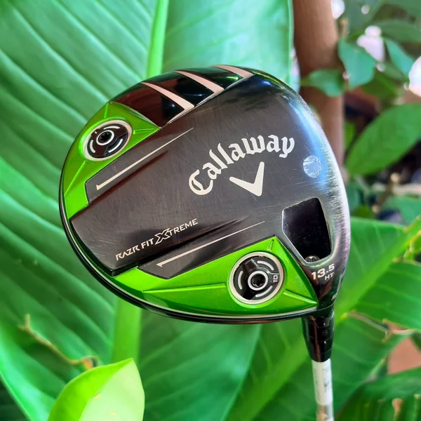 ไม้กอล์ฟผู้หญิง Driver Callaway RAZR Fit Xtreme สวิงเบาสบาย ปลดล็อกระยะทีออฟให้ลอยเด่นอย่างง่ายดาย image 2 ไม้กอล์ฟผู้หญิง Driver Callaway RAZR Fit Xtreme สวิงเบาสบาย ปลดล็อกระยะทีออฟให้ลอยเด่นอย่างง่ายดาย image 2
