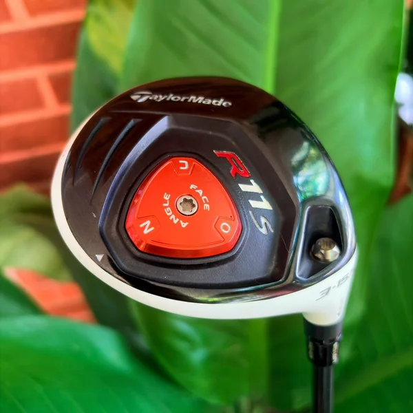 3W TaylorMade R11S แฟร์เวย์วูดหัวขาวในตำนาน ปรับจูนหน้าไม้ได้อิสระ image 1 3W TaylorMade R11S แฟร์เวย์วูดหัวขาวในตำนาน ปรับจูนหน้าไม้ได้อิสระ image 1