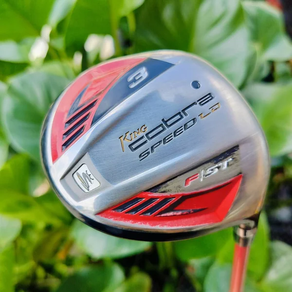  FW3 KING COBRA SPEED LD ก้าน TOUR AD FLEX R สุดยอดแห่งความตีดี ก้านก็ดีมากๆ ออกแบบให้ตีง่ายที่สุด กระดองเบา และช่วยเด้งให้จุด CG ต่ำตีลอยง่าย ไม้กอล์ฟพรีเมี่ยมมือสอง ของแท้ By NakaraLuxurious   image 1