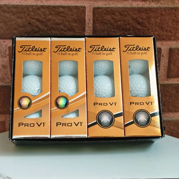GOLF BALLS Titleist Pro V1 ลูกใหม่แกะกล่อง 1 โหล (12 ลูก) 🏌️♂️🔥 image 2 GOLF BALLS Titleist Pro V1 ลูกใหม่แกะกล่อง 1 โหล (12 ลูก) 🏌️♂️🔥 image 2