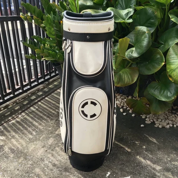 ถุงกอล์ฟ Callaway HAWK EYE VFT มือสอง ของแท้ ถุง TOUR ใบใหญ่มาก สภาพสวยเดิมๆ image 3 ถุงกอล์ฟ Callaway HAWK EYE VFT มือสอง ของแท้ ถุง TOUR ใบใหญ่มาก สภาพสวยเดิมๆ image 3