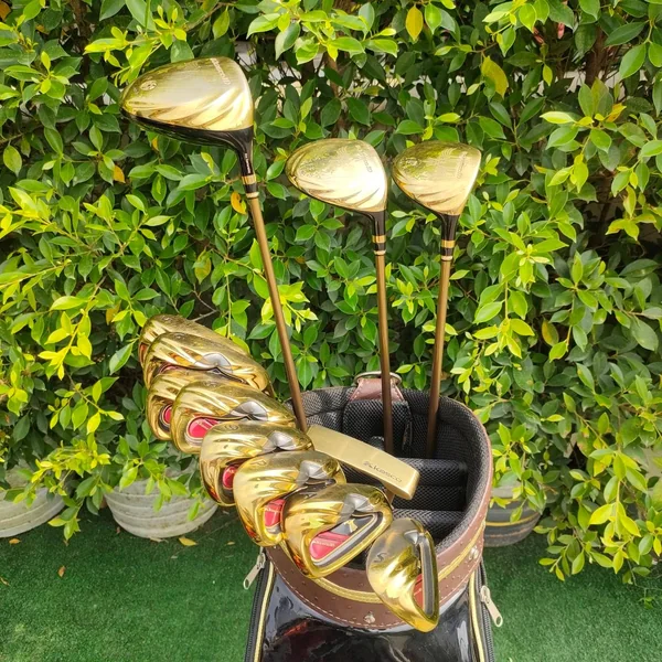  ** ไม้กอล์ฟครบชุด ** FULLSET KASCO ID ทั้งชุดประกอบด้วย หัวไม้ 1,3 5 ก้าน UST MAMIYA FLEX R ชุดเหล็ก KASCO ID มีเหล็ก 5-9 เเละ PW AW SW PUTTER KASCO พร้อมถุงกอล์ฟ KASCO   image 1