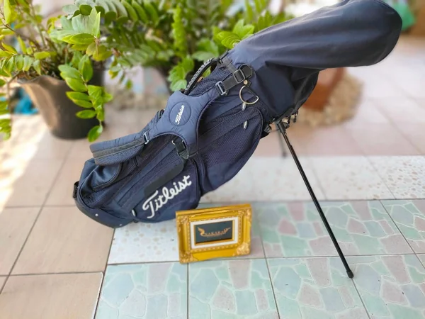 ถุงกอล์ฟ Titleist ของแท้ มือสอง image 2 ถุงกอล์ฟ Titleist ของแท้ มือสอง image 2