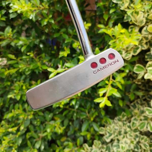 PUTTER TITLEIST SCOTTY CAMERON STUDIO SELECT FASTBACK NO.1 ความยาว 34 นิ้ว สวยเดิมทุกอย่าง รุ่นนี้พัตต์ดีมากๆ พัตต์ง่ายกว่า STUDIO มาก เพราะมีการชดเชยเพิ่มเยอะมาก และเช่นเดิม น้ำหนัก และหน้าสัมผัส เป็นอันดับ 1 ในใต้หล้า image 4 PUTTER TITLEIST SCOTTY CAMERON STUDIO SELECT FASTBACK NO.1 ความยาว 34 นิ้ว สวยเดิมทุกอย่าง รุ่นนี้พัตต์ดีมากๆ พัตต์ง่ายกว่า STUDIO มาก เพราะมีการชดเชยเพิ่มเยอะมาก และเช่นเดิม น้ำหนัก และหน้าสัมผัส เป็นอันดับ 1 ในใต้หล้า image 4