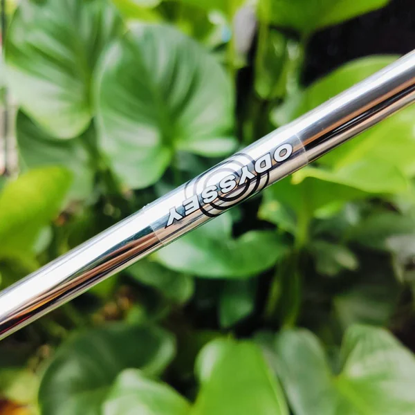 PUTTER ODYSSEY WHITE DAMASCUS ความยาว 33 นิ้ว สุดยอดรุ่นลิมิเต็ดซีรี่ย์ ส้รางจากเหล็ก DAMASCUS วัสดุโบราณ ที่ใช้สร้างดาบ ชื่อดังของโลก และมีการ ใช้เทคโนโลยีวางทังสเตนได้น้ำหนักดีมาก ไม้กอล์ฟพรีเมี่ยมมือสอง ของแท้ By NakaraLuxurious image 5 PUTTER ODYSSEY WHITE DAMASCUS ความยาว 33 นิ้ว สุดยอดรุ่นลิมิเต็ดซีรี่ย์ ส้รางจากเหล็ก DAMASCUS วัสดุโบราณ ที่ใช้สร้างดาบ ชื่อดังของโลก และมีการ ใช้เทคโนโลยีวางทังสเตนได้น้ำหนักดีมาก ไม้กอล์ฟพรีเมี่ยมมือสอง ของแท้ By NakaraLuxurious image 5
