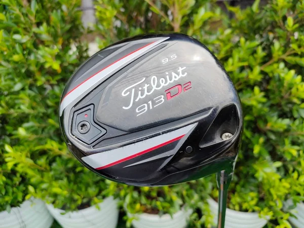 Driver Titleist 913D2 image 1 Driver Titleist 913D2 image 1