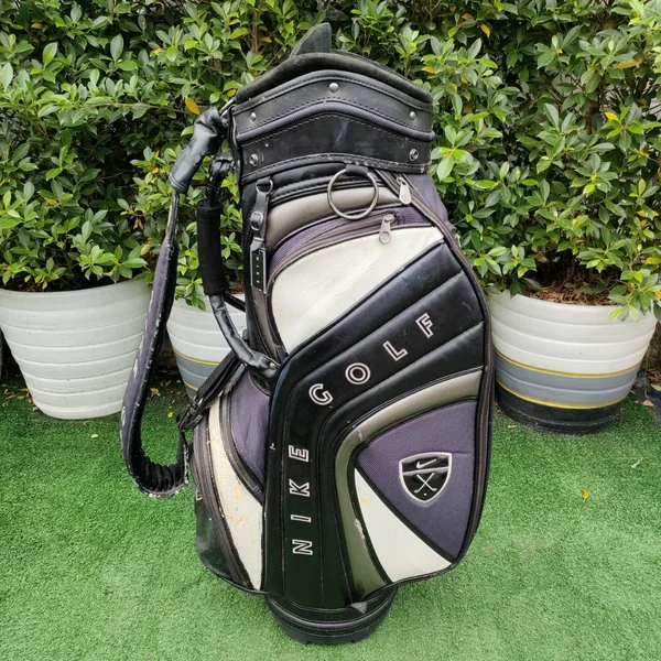 ถุงกอล์ฟ NIKE GOLF มือสอง **มีตำหนิถุงกอล์ฟมีถลอก** image 5 ถุงกอล์ฟ NIKE GOLF มือสอง **มีตำหนิถุงกอล์ฟมีถลอก** image 5