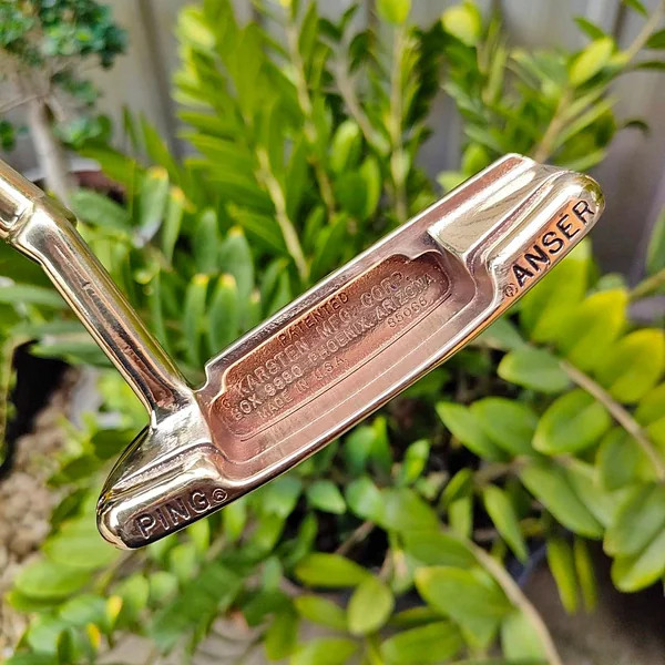 PUTTER PING ANSER BOX 9990 Phoenix, Arizona ความยาว 33.5 นิ้ว วัสดุทองเหลือง สภาพสวย พัตต์ดี ANSER ตัวแรกตัวตำนาน ไม้กอล์ฟพรีเมี่ยมมือสอง ของแท้ By NakaraLuxurious image 1 PUTTER PING ANSER BOX 9990 Phoenix, Arizona ความยาว 33.5 นิ้ว วัสดุทองเหลือง สภาพสวย พัตต์ดี ANSER ตัวแรกตัวตำนาน ไม้กอล์ฟพรีเมี่ยมมือสอง ของแท้ By NakaraLuxurious image 1