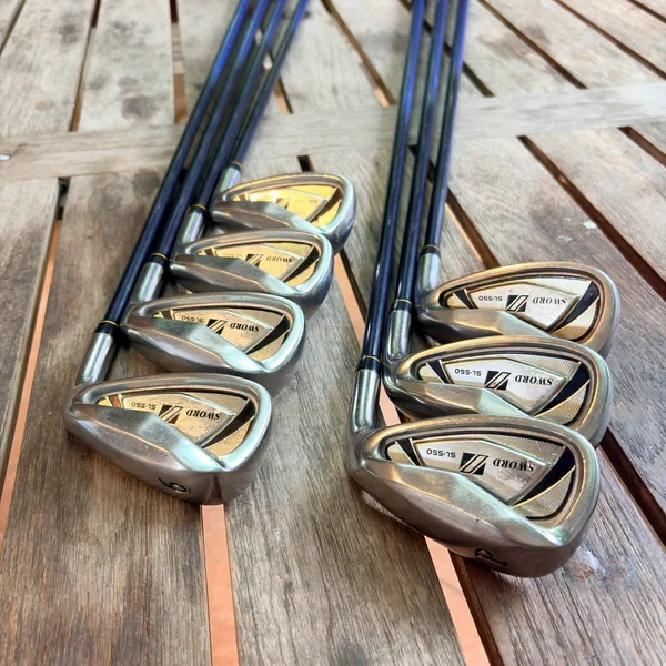 IRON SET Katana Sword SL-550 (Made in Japan) อาวุธลับพรีเมียมแดนปลาดิบสำหรับนักกอล์ฟสายตีสบาย image 1 IRON SET Katana Sword SL-550 (Made in Japan) อาวุธลับพรีเมียมแดนปลาดิบสำหรับนักกอล์ฟสายตีสบาย image 1