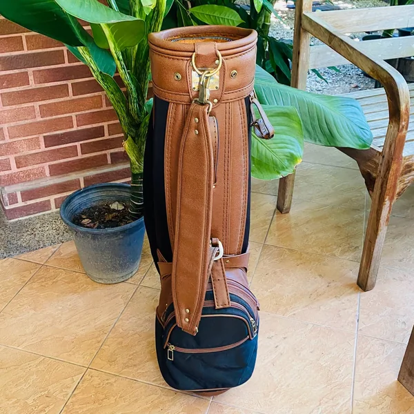 GOLF BAG Pebble Beach California ดีไซน์หรูหราสุดคลาสสิก ปกป้องไม้กอล์ฟของคุณอย่างเหนือระดับ! image 2 GOLF BAG Pebble Beach California ดีไซน์หรูหราสุดคลาสสิก ปกป้องไม้กอล์ฟของคุณอย่างเหนือระดับ! image 2