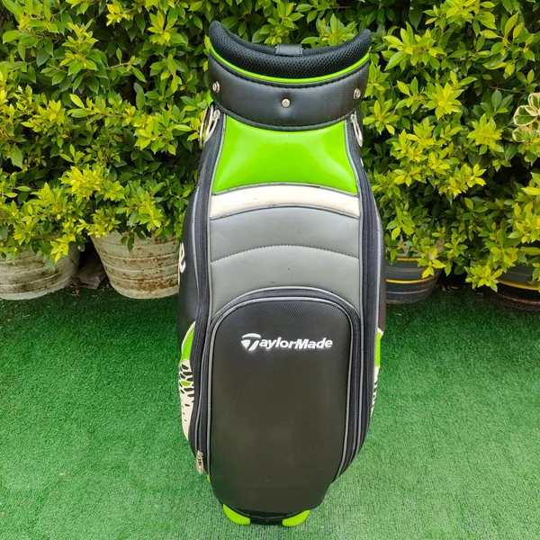 ถุงกอล์ฟ TAYLORMADE RBZ มือสอง ของแท้ ถุง TOUR คุณภาพสูง ** ถุงกอล์ฟมีรอยลอก นิดหน่อย มีรูปให้ชมนะคะ ** มือสอง ของแท้ BY NakaraLuxurious image 4 ถุงกอล์ฟ TAYLORMADE RBZ มือสอง ของแท้ ถุง TOUR คุณภาพสูง ** ถุงกอล์ฟมีรอยลอก นิดหน่อย มีรูปให้ชมนะคะ ** มือสอง ของแท้ BY NakaraLuxurious image 4