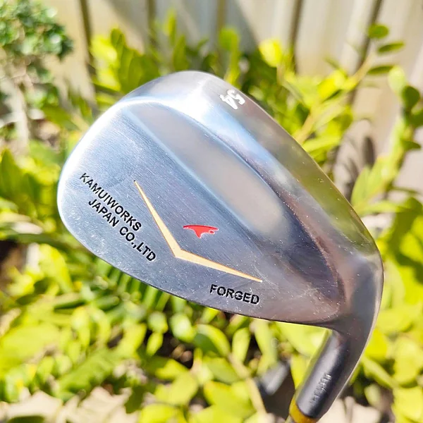 WEDGE KAMUIWORKS FORGED องศา 54 ก้าน GOLD SERIES R300 เป็น FRGED PREMIUM JAPAN แท้ๆ ไม้กอล์ฟมือสอง ของแท้ BY NakaraLuxurious image 1 WEDGE KAMUIWORKS FORGED องศา 54 ก้าน GOLD SERIES R300 เป็น FRGED PREMIUM JAPAN แท้ๆ ไม้กอล์ฟมือสอง ของแท้ BY NakaraLuxurious image 1