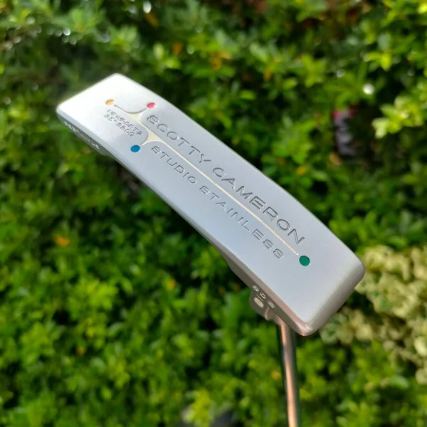 PUTTER SCOTTY CAMERON STUDIO STAINLESS NEWPORT 2 ความยาว 35 นิ้ว 330G พร้อม COVER เดิม สวยจัด!! ไม้กอล์ฟมือสอง ของแท้ BY NakaraLuxurious image 2 PUTTER SCOTTY CAMERON STUDIO STAINLESS NEWPORT 2 ความยาว 35 นิ้ว 330G พร้อม COVER เดิม สวยจัด!! ไม้กอล์ฟมือสอง ของแท้ BY NakaraLuxurious image 2