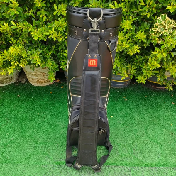 ถุงกอล์ฟ WILSON DEEP RED มือสอง ถุง TOUR สภาพสวย พร้อมใช้ ใบใหญ่ เป็นถุงแข่งของ โปร WILSON มือสอง ของแท้ BY NakaraLuxurious image 5 ถุงกอล์ฟ WILSON DEEP RED มือสอง ถุง TOUR สภาพสวย พร้อมใช้ ใบใหญ่ เป็นถุงแข่งของ โปร WILSON มือสอง ของแท้ BY NakaraLuxurious image 5