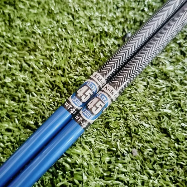 ก้านไม้กอล์ฟเด็กสำหรับใส่หัวไม้ ก้าน U.S.KIDS GOLF 45" ULTRA LIGHT WT-25 ความยาวก้าน 29 นิ้ว สำหรับน้องที่มีความสูง 111-117 เซนติเมตร image 1 ก้านไม้กอล์ฟเด็กสำหรับใส่หัวไม้ ก้าน U.S.KIDS GOLF 45" ULTRA LIGHT WT-25 ความยาวก้าน 29 นิ้ว สำหรับน้องที่มีความสูง 111-117 เซนติเมตร image 1