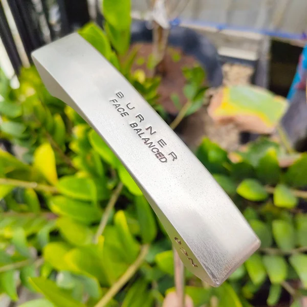  PUTTER TAYLORMADE NC0 BURNER FACE BALANCED ความยาว 34 นิ้ว หน้า MILLED ทำให้เกาะไลน์อย่างมาก ไม้กอล์ฟพรีเมี่ยมมือสอง ของแท้ By NakaraLuxurious   image 1