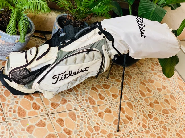 ถุงกอล์ฟ ขาตั้ง TITLEIST มือสอง image 6 ถุงกอล์ฟ ขาตั้ง TITLEIST มือสอง image 6