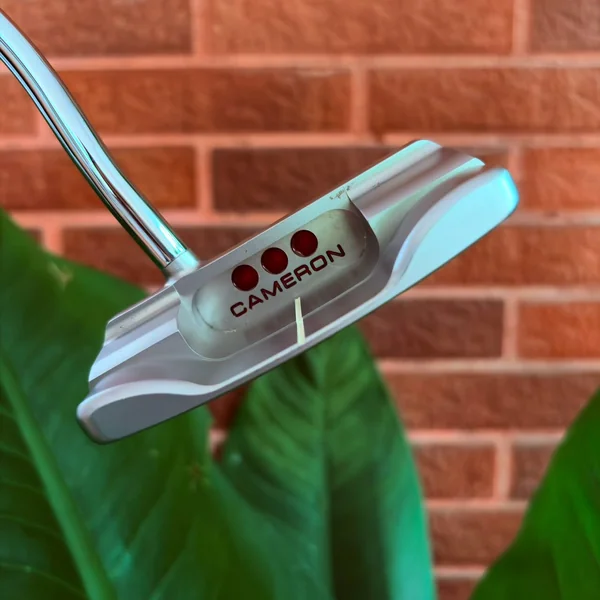 PUTTER Scotty Cameron Studio Select Squareback No.1 พัตเตอร์มัลเล็ตหน้าแคบระดับมาสเตอร์พีซ image 4 PUTTER Scotty Cameron Studio Select Squareback No.1 พัตเตอร์มัลเล็ตหน้าแคบระดับมาสเตอร์พีซ image 4
