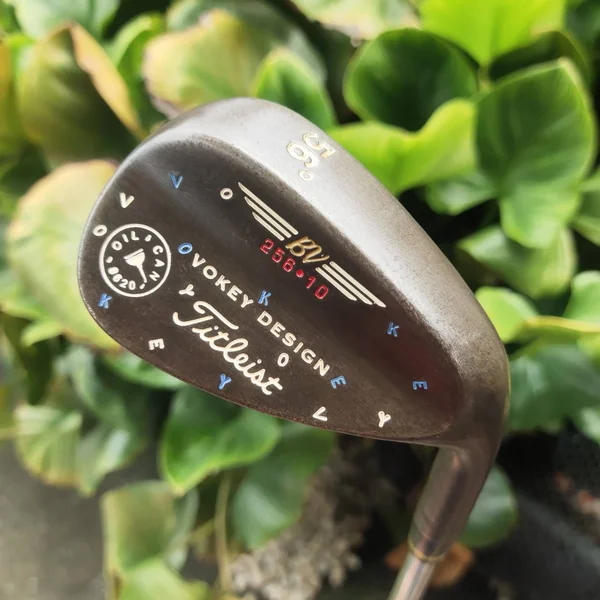 TITLEIST VOKEY DESIGN 256-10 OIL CAN 8620 หนึ่งในเวดจ์ระดับตำนานจาก Bob Vokey image 1 TITLEIST VOKEY DESIGN 256-10 OIL CAN 8620 หนึ่งในเวดจ์ระดับตำนานจาก Bob Vokey image 1