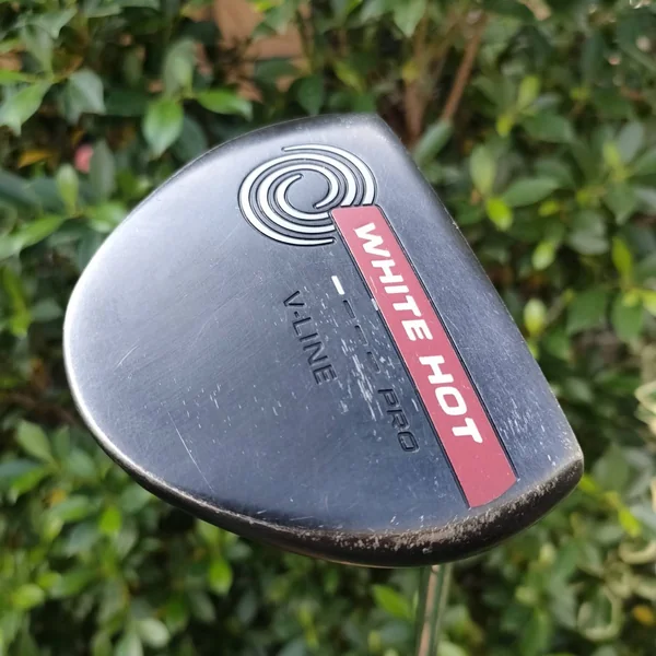 PUTTER ODYSSEY WHITE HOT PRO V-LINE image 1 PUTTER ODYSSEY WHITE HOT PRO V-LINE image 1