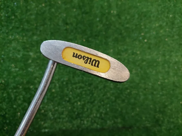 ไม้กอล์ฟครบชุดสำหรับสุภาพสตรี WILSON พร้อมถุงกอล์ฟ WILSON image 9 ไม้กอล์ฟครบชุดสำหรับสุภาพสตรี WILSON พร้อมถุงกอล์ฟ WILSON image 9