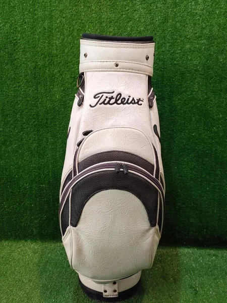 ถุงกอล์ฟ Titleist ถุง TOUR ใบใหญ่ มือสอง image 3 ถุงกอล์ฟ Titleist ถุง TOUR ใบใหญ่ มือสอง image 3