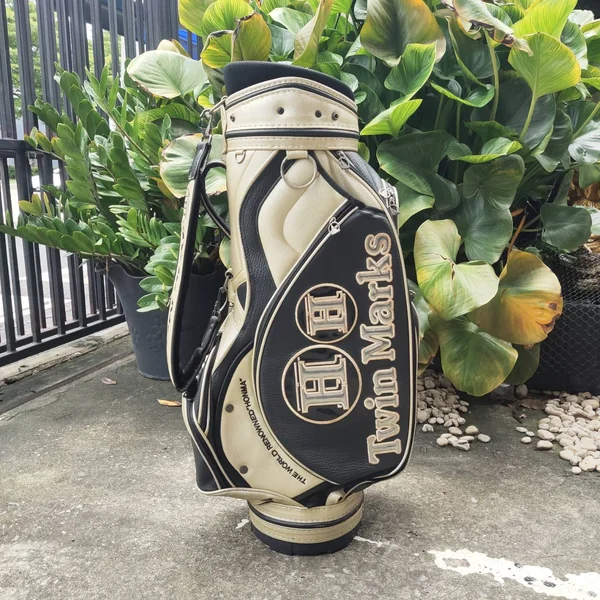 ถุงกอล์ฟ HONMA TWINMARK ดีไซน์สวย สะดุดตา เอกลักษณ์ TWINMARK ชัดเจน image 1 ถุงกอล์ฟ HONMA TWINMARK ดีไซน์สวย สะดุดตา เอกลักษณ์ TWINMARK ชัดเจน image 1