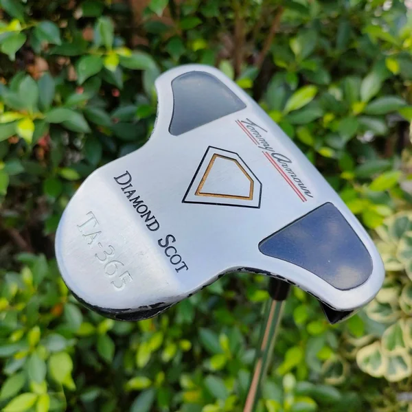 PUTTER DIAMOND SCOT TA-365 ความยาว 34 นิ้ว ก้าน DIAMOND SCOT พัตเตอร์แบบพิเศษ พัตต์ง่าย ชดเชยสูง พัตต์ตรงมากๆครับ เล็งง่ายมาก หน้าสัมผัสดีมากครับ image 1 PUTTER DIAMOND SCOT TA-365 ความยาว 34 นิ้ว ก้าน DIAMOND SCOT พัตเตอร์แบบพิเศษ พัตต์ง่าย ชดเชยสูง พัตต์ตรงมากๆครับ เล็งง่ายมาก หน้าสัมผัสดีมากครับ image 1