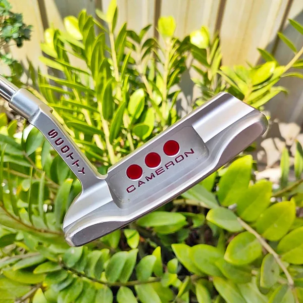 PUTTER TITLEIST SCOTTY CAMERON STUDIO SELECT NEWPORT ยาว 34 นิ้ว ไม้กอล์ฟพรีเมี่ยมมือสอง ของแท้ By NakaraLuxurious image 3 PUTTER TITLEIST SCOTTY CAMERON STUDIO SELECT NEWPORT ยาว 34 นิ้ว ไม้กอล์ฟพรีเมี่ยมมือสอง ของแท้ By NakaraLuxurious image 3